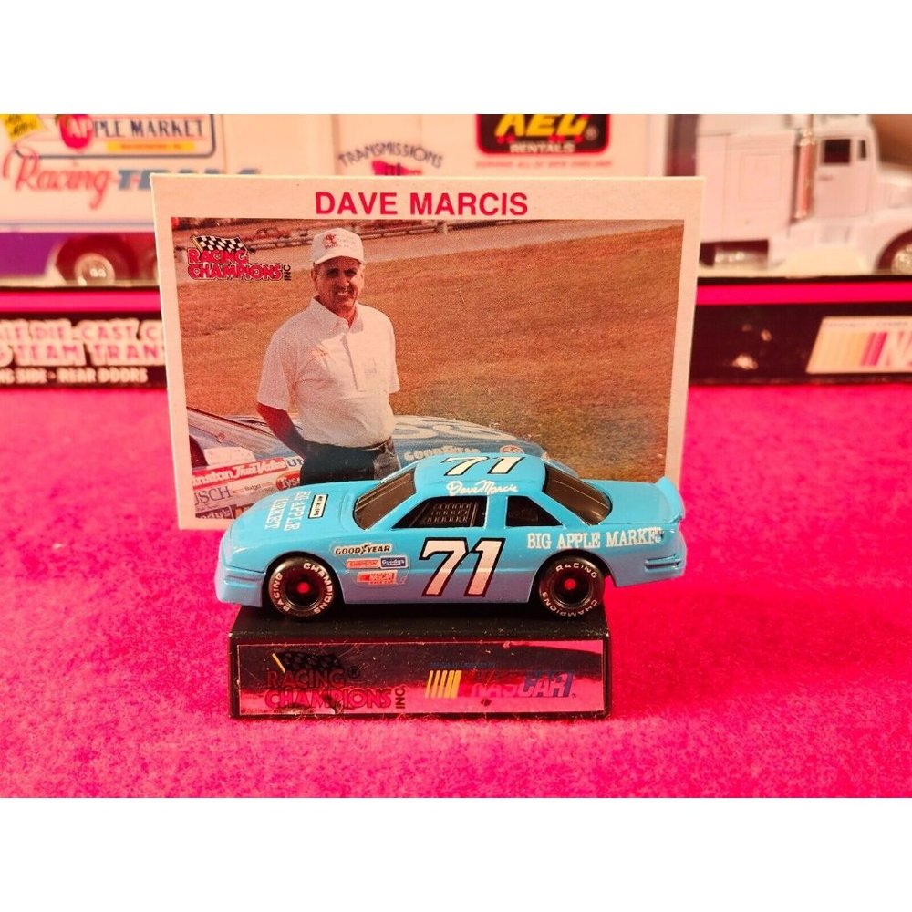 DAVE MARCIS NASCAR TRANSPORTER BUNDLE w/MATCHING STOCKCAR & PLAYER CARD-NIB(H51) - Picture 2 of 5